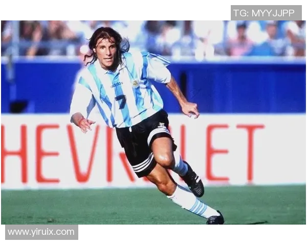 世界足坛传奇球员的标志性球服号码背后故事揭秘